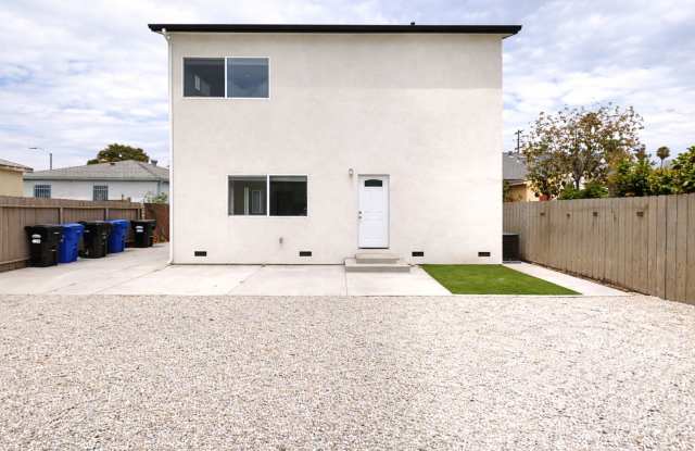 4BD/2BA on Art! Lots of Parking! photos photos