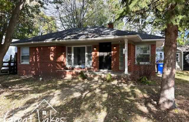 Cozy 2 Bedroom 1 Bathroom now available for rent - 3546 Bluehill Street, Detroit, MI 48224
