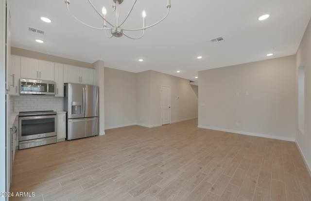 28134 N 28TH Lane Gallery 4