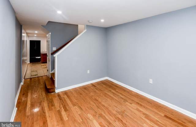 1704 NE MONTANA Avenue NE Gallery 3