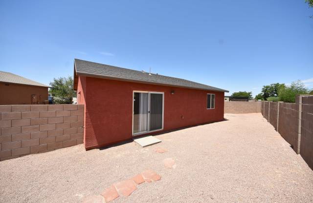 5095 East Fishhook Court Gallery 3