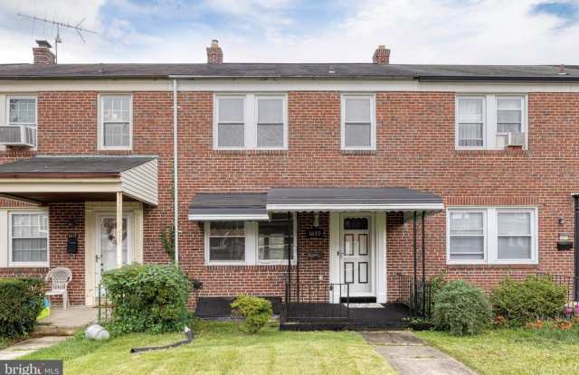 Stunning, fully renovated 3bd 2bth home Gallery 1