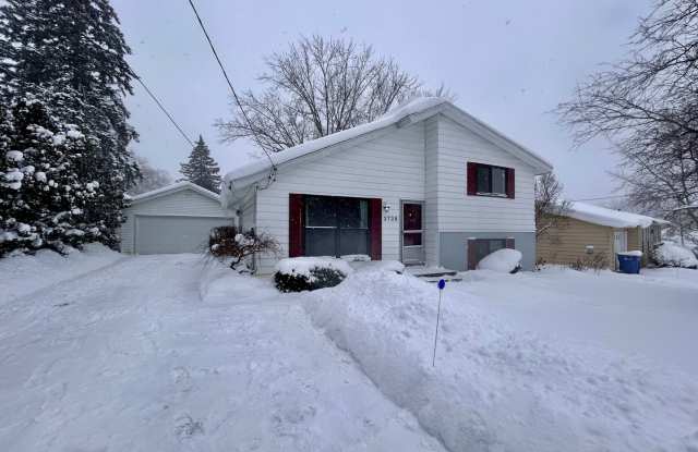 Four Bedroom Home in Southeast Grand Rapids photos photos