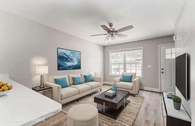 1300 Riverbend Road Gallery 3