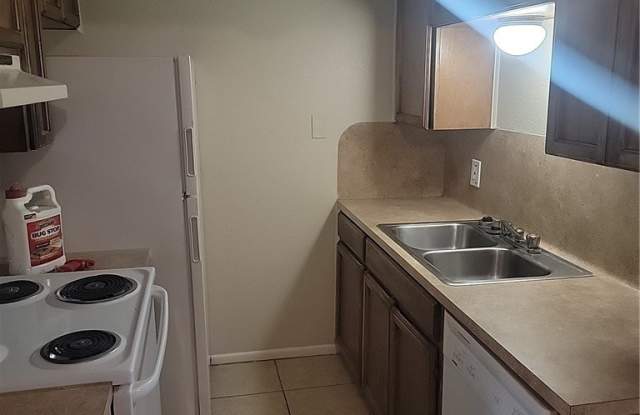 5735 Crestmore Drive Gallery 4