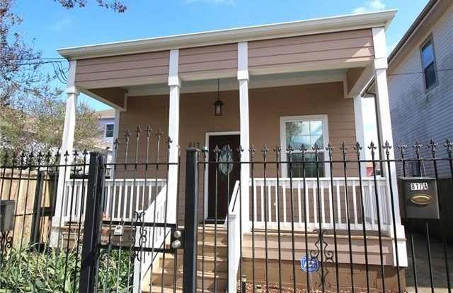 817 PENISTON Street photos photos
