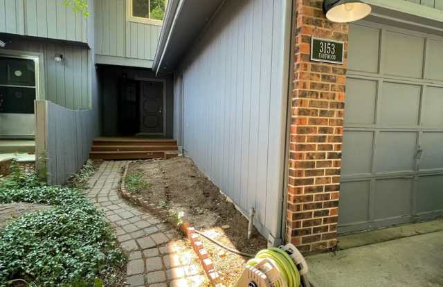 Cozy 4B/2B Unit With Views In East Boulder Available August 10th! photos photos