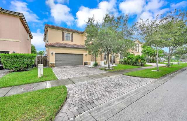10429 SW 227th Ter Gallery 2