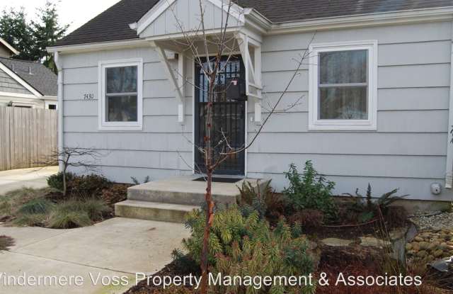 7430 SE Rural St. Gallery 2