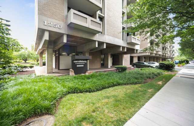 Available Now! Spacious 2 Bedroom 1 bathroom Condo with Balcony //The Wharf! // Electric, Gas, Water Included in Rent! - 1250 4th Street Southwest, Washington, DC 20024