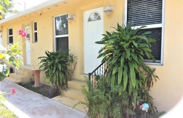 1123 N 17th Avenue photos photos
