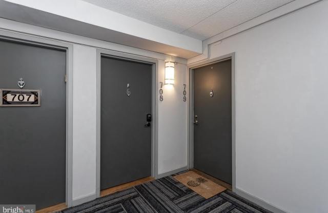 200-10 LOMBARD Street Gallery 2