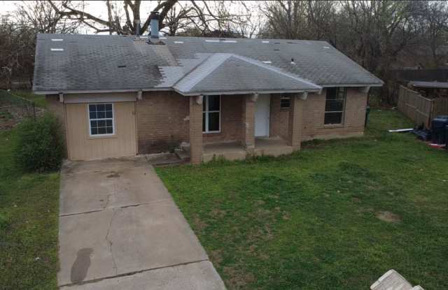 Charming 4-Bedroom Home with Spacious Yard! photos photos