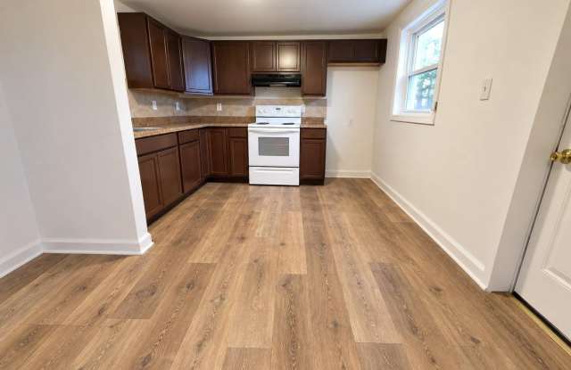 510 WILLOW Boulevard Gallery 3