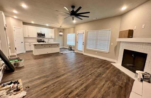 2735 S Olive Court Gallery 4