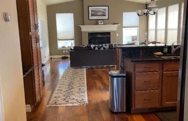858 Advance Dr Gallery 3