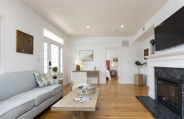 501 22nd Street - A Gallery 3