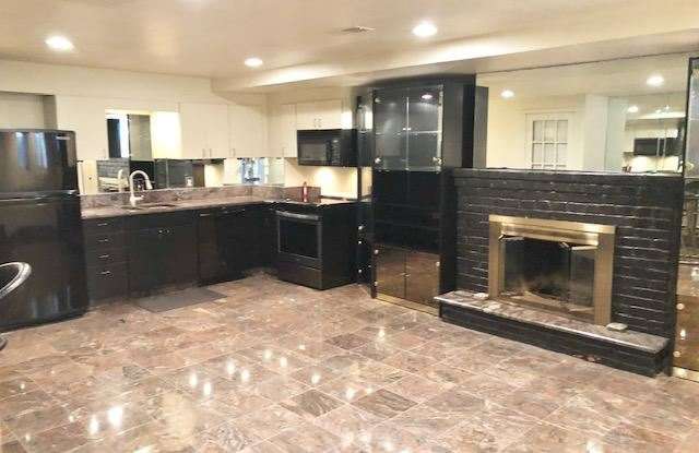 1828 Calvert St NW Gallery 3