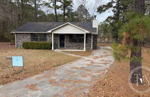 RATE DROP ALERT (was $1700/month)! - 806 West Oxford Lane, Hinesville, GA 31313