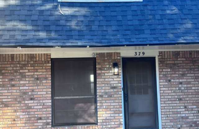 Introducing a 2-bedroom, 1.5-bathroom condo that offers the perfect blend of comfort and convenience. photos photos