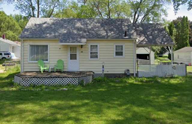 2 Bedroom, 1 Bathroom House for Rent-820 Adrian photos photos