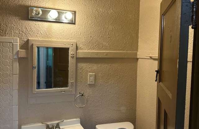 2-Bedroom Apartment for Rent – $845 – Includes Appliances photos photos