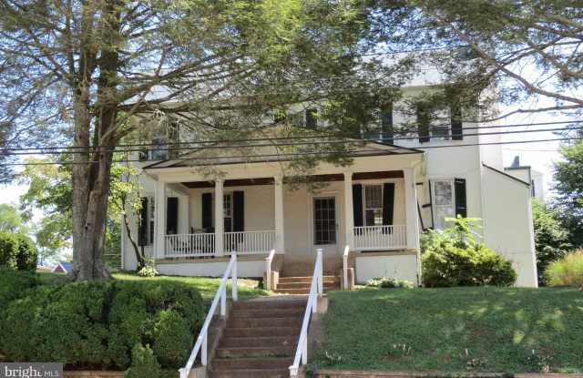 262 MAIN STREET - 262 Main Street, Washington, VA 22747