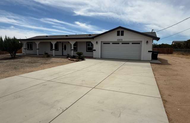 Oak Hills- 3 Bedrooms, 2 Bathrooms, 2 Years New, Solar Panels, Gallery 1