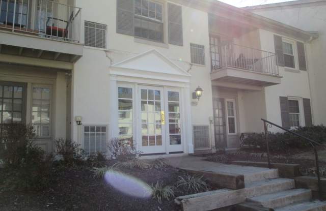 One Bedroom Condo in Cardinal Forest, Springfield photos photos