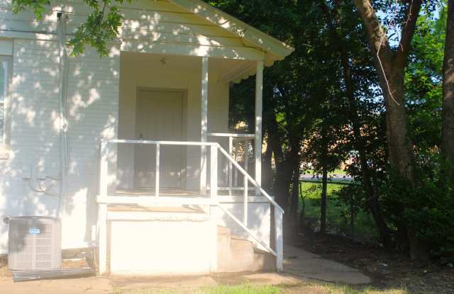 Beautifully freshly remodeled 2-bedroom, 1-bath duplex for lease in Tulsa! photos photos