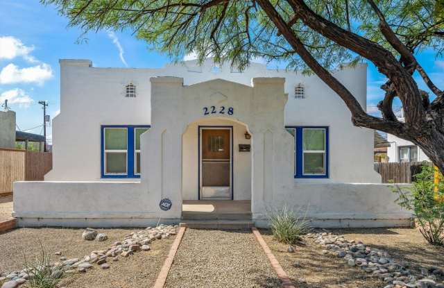 Pre- Lease August 2026 - UA Bungalow photos photos