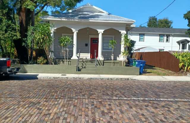 2508 N Avenida Republica De Cuba - 2508 North Avenida Republica de Cuba, Tampa, FL 33605