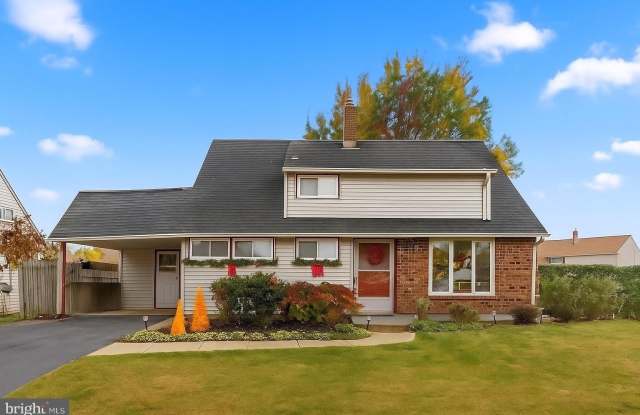 289 GOLDENRIDGE Drive - 289 Goldenridge Drive, Levittown, PA 19057