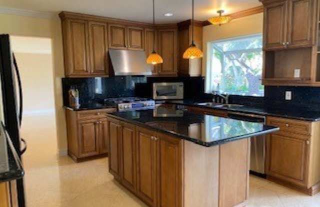 7003 Willowtree Drive Gallery 3