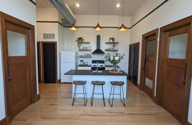 200 Dayton Street Gallery 2