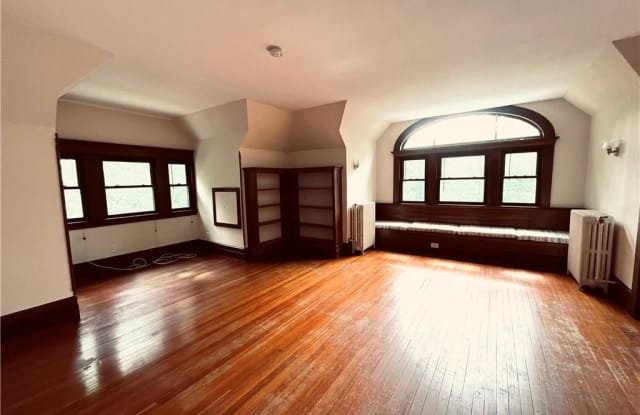 738 Whitney Avenue Gallery 2