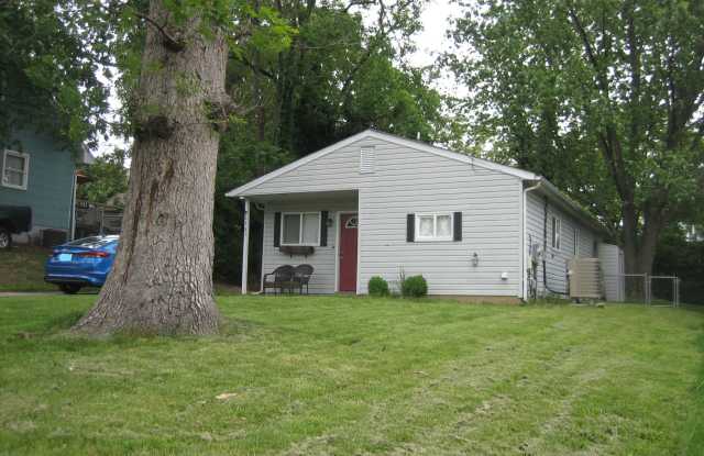 6385 FOREST AVENUE Gallery 2