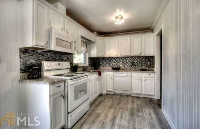 3533 Highwood Gallery 2