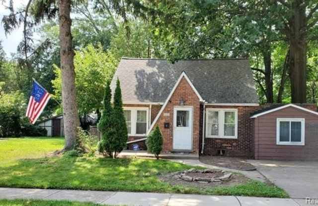 21612 Harper Lake Avenue photos photos