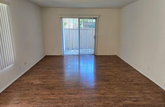 Lovely Ground Level 1 Bedroom 1 Bathroom In Irvine photos photos Lovely Ground Level 1 Bedroom 1 Bathroom In Irvine photos photos