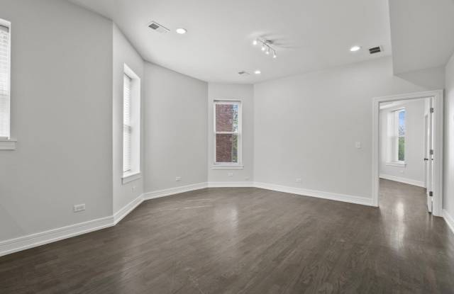 1321 S Lawndale Avenue Gallery 3