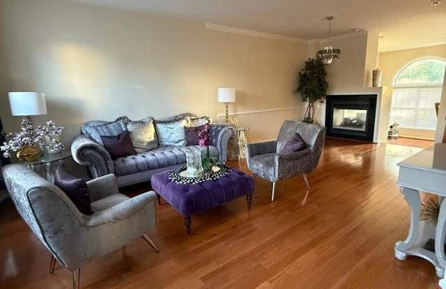 15620 WILLIAM BAYLISS Court Gallery 2