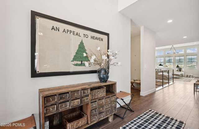 368 E Overlook Loop Gallery 2