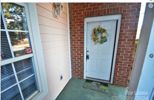 9058 Meadow Vista Charlotte, NC 28213 photos photos