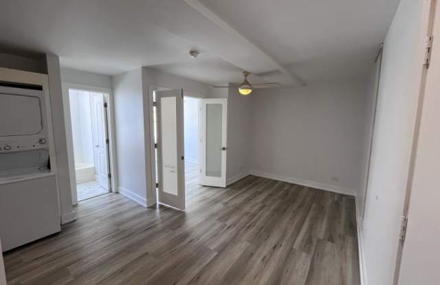 5920 North Ridge Ave. Gallery 1