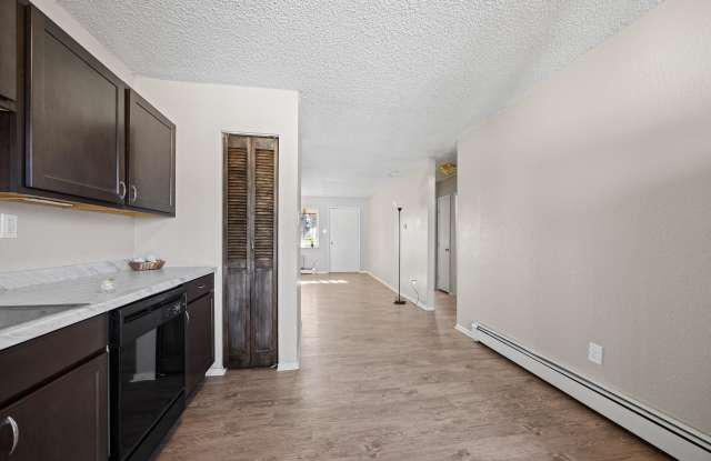 1305 Estes Street Gallery 4