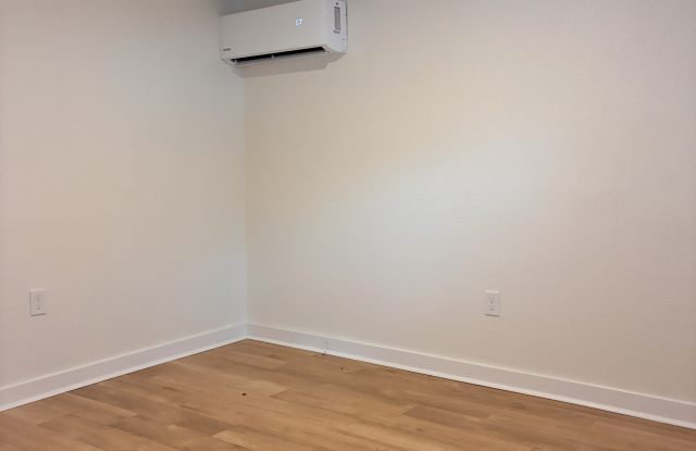 844 Tyler Street - 1 Gallery 4