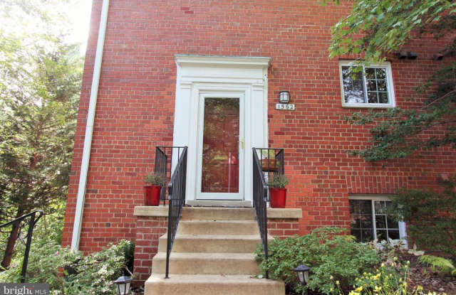 1562 MOUNT EAGLE PL Gallery 2