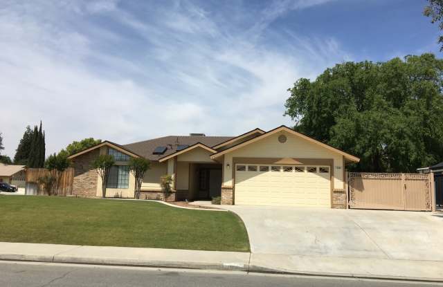13004 Hillary Way - NW - 3+2 with pool and RV parking! photos photos