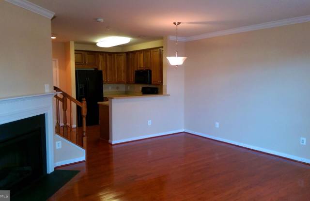 19263 WINMEADE Drive Gallery 2